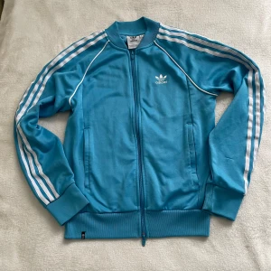 SST addidas kofta - S i herr storlek. Skick 8,9/10 Väldigt bra skick