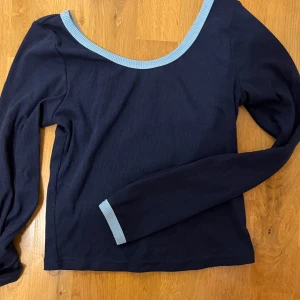 Söt tröja från dazy - Tyvärr kom den inte till användning, liten i storleken med 3/4 ärmar 