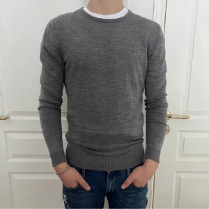 Merinoull tröja  - Merinoull tröja från Select home fint material och fint skick. Storleken är m men passar s