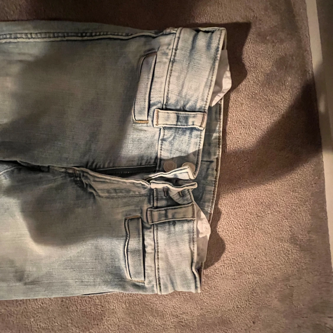 Ljus blåa low waist jeans  - 90