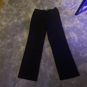 Kostymbyxor med söm på benen - Använda ett fåtal gånger 