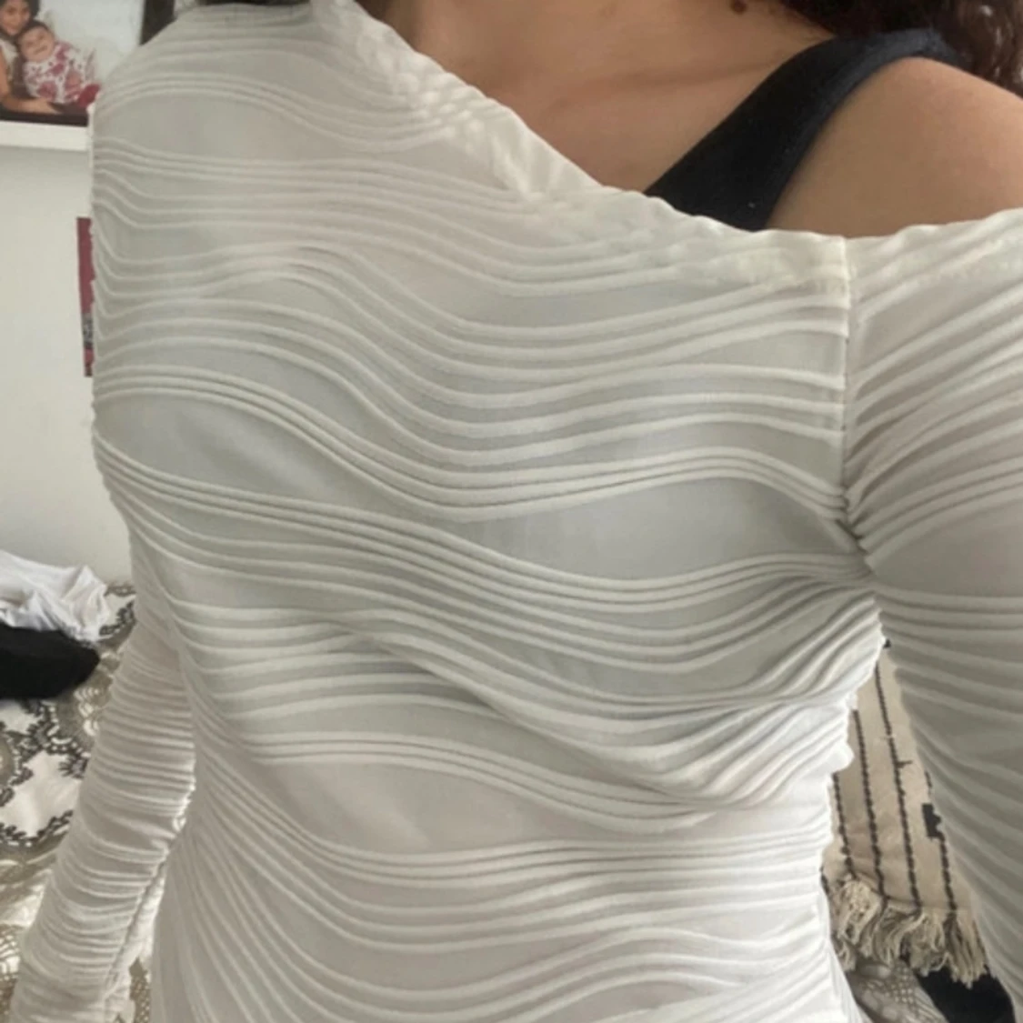 Vit klänning med en arm - 91