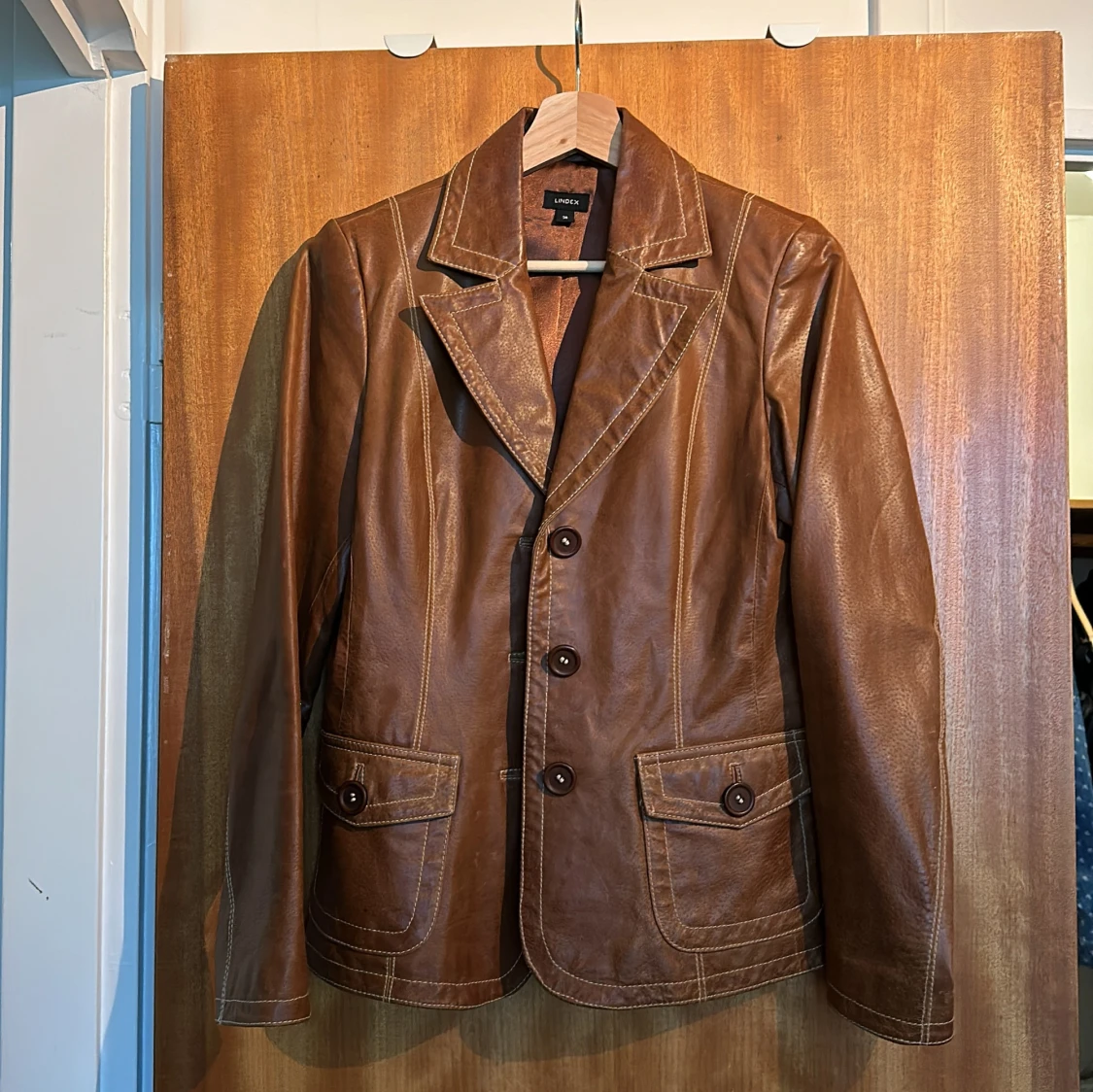 Brun skinnjacka från Lindex