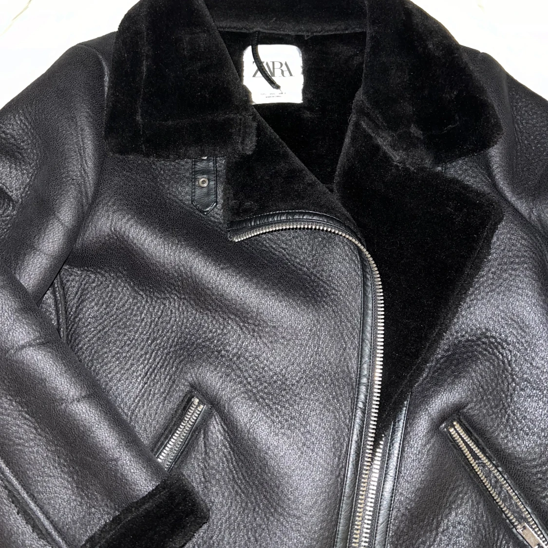 Skinnjacka med päls från zara  - 90