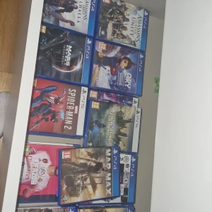 Ps4 spel  - Hej säjer mina spel få jag inte spelar längre och inte har ps4. Alla spel funkar bra. Ny pris på alla är typ 4000 men du kan få 650 för alla