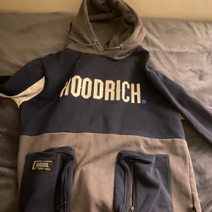 Hoodrich - Inga problem, knappast använd. Ligger ba i garderoben. Storlek m men passar perfekt på S(jag är S)