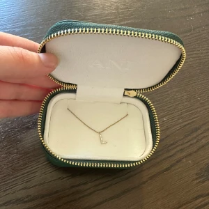 Halsband Ani - Halsband från Ani, använt typ tre gånger:)