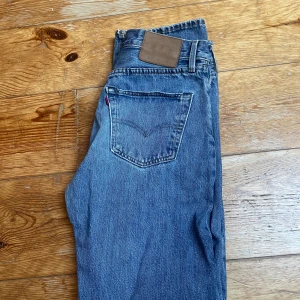 Levis jeans  - W30 L34 mycket fint skick. 