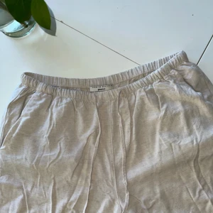 Linnebyxor  - Jätte fint skick  Endast använd fåtal gånger 