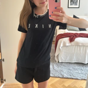 Tränings topp Nike - Träningstopp från Nike i nyskick🩷