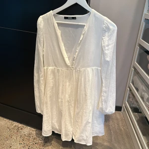 Klänning  - Fin o skön klänning från bikbok stl xs, finns inga anmärkningar 💕😍