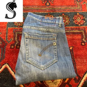 Dondup  - Ett par nästintill nya dondup i modell George. Snygg coloway. Storlek 31. Nypris ca 3000| vårt pris 899. Vid frågor ”kontakta”. 