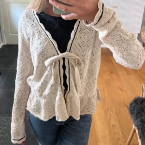 Odd molly tröja - Gullig stickade Odd Molly kofta! Storlek xs💕Är i fint skick! Hör av dig för fler frågor och bilder😊