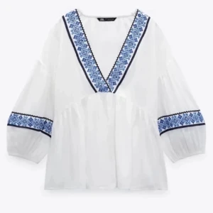 Blus - Finaste zara blusen som är super svår att få tag på❤️ inga tecken på användning och såååå söt