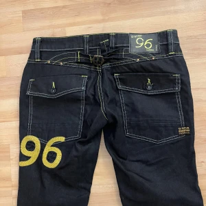 G-Star byxor  - 96or, jätte snygga  men passar tyvärr inte mig, midjemått är 40cm och innerben 77cm, pris kan diskuteras🫶