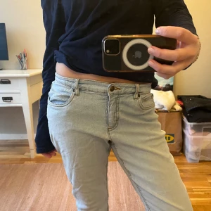 Ljusblå jeans - Raka jeans💙