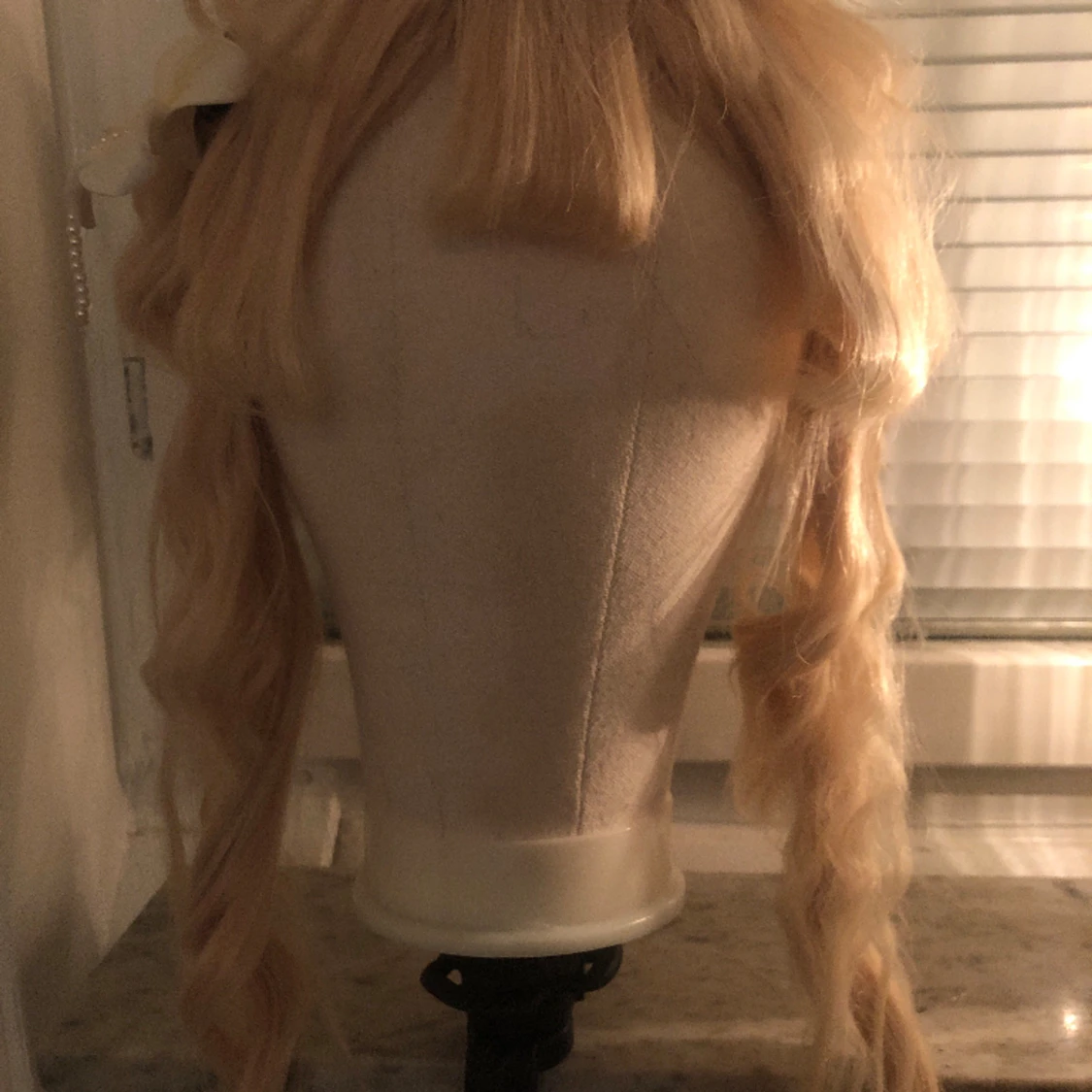 SÄLJER OLIKA COSPLAYS - 90