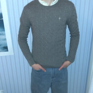 Morris tröja  - Skit skön Morris tröja 100% merino ull, 10/10 skick, grisch tröja till våren!