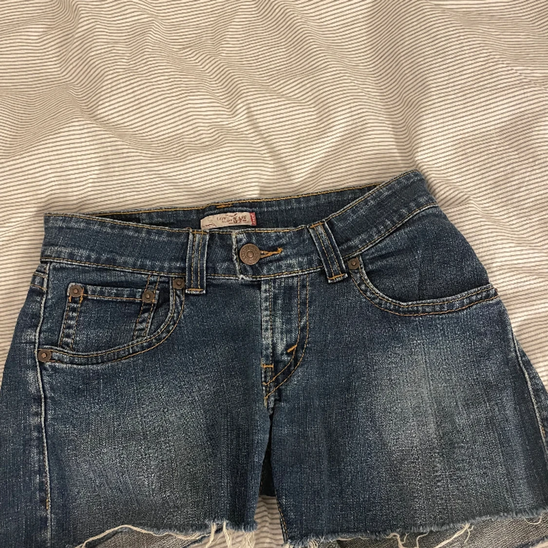 Snygga jeans shorts  - 90
