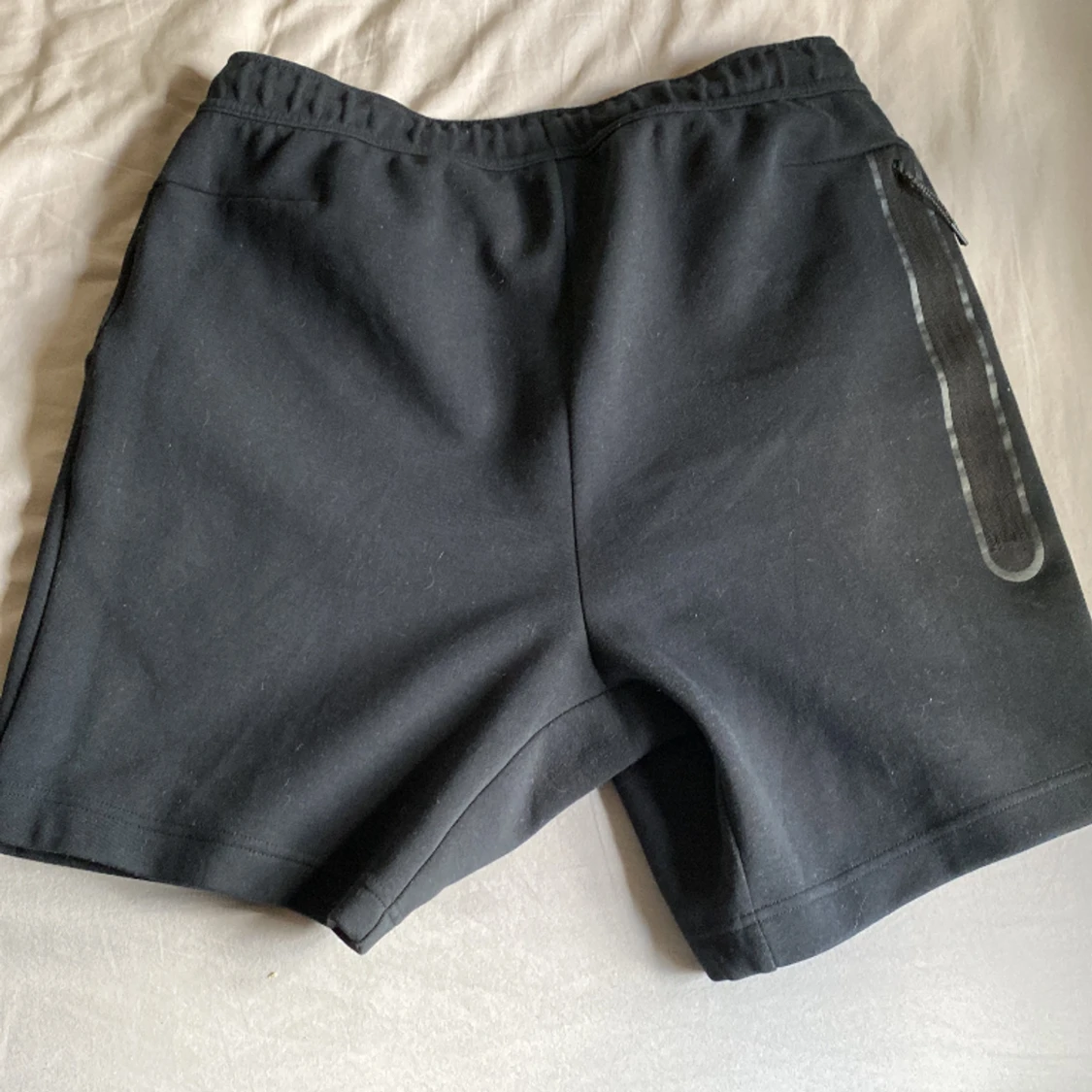 Nike tech shorts - 90