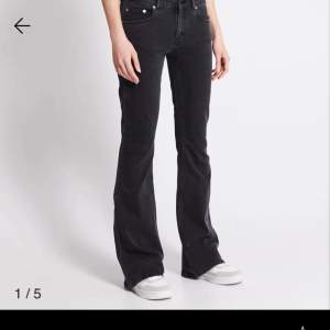 Lågmidjade jeans från Lager 157.knappt använda  Nypris 400 säljer för 200💕