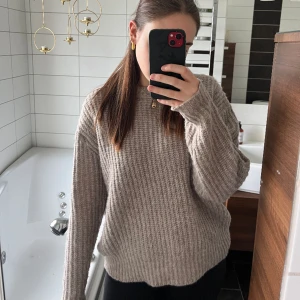 Stickad tröja  - Stickad tröja från Lager 157 😊 använd några få gånger! 