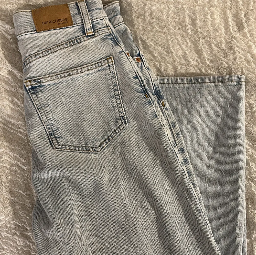 Gina jeans Endast använd 1-2 gånger, storlek 34. Jeans & Byxor.