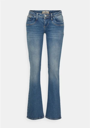 Ltb valerie lågmidjade jeans - Säljer nu mina blåa, lågmidjade, bootcut jeans från LTB i modellen ”Valerie” i storleken W28 L30. De är slutsålda på zalando. 829 kr i nypris och sparsamt använda.  Jag är 161 och de passar mig oerfekt i längden.