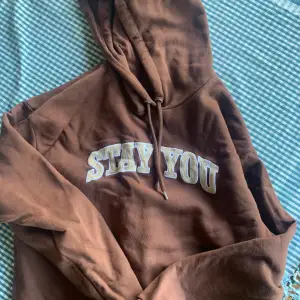 Säljer denna söta hoodie från monki då den aldrig är använd.