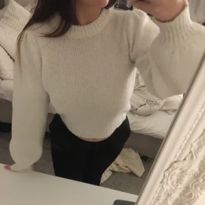 Stickad tröja  - En jättefin stickad tröja från NA-KD💕 som tyvärr inte kommer till någon användning, den är i strl M men den är mer som s