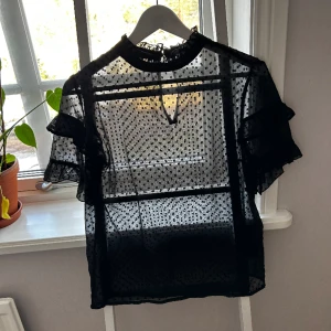 Superfin genomskinlig mesh topp - Toppenskick, gör ont i hjärtat att sälja men den passar tyvärr inte som den ska längre💕