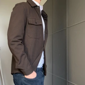 Hm overshirt - Brun overshirt HM Aldrig använd Strl S
