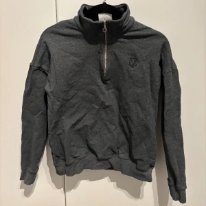 Maya Delorez halfzip  - Liten i storleken, mer som en S Fint skick