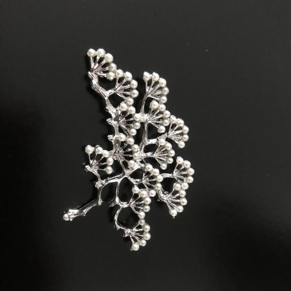 Store Pärlör Brosch