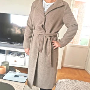 Kappa - Kappa i storlek M från vero moda, använd ett fåtal gånger