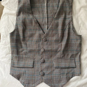 Kostymväst - Söt kostymväst jag köpte för spex, använt 1 gång!