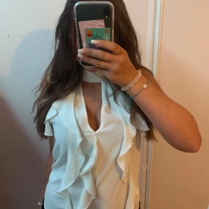 Zara blus  - Superfin zara blus som inte finns på hemsidan längre!! Endast använd 1 gång. 