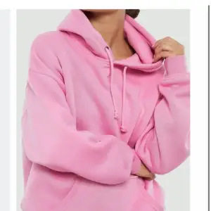 Säljer min rosa bikbok hoodie som är i nyskick!! 