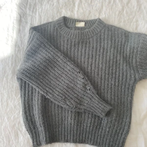 Stickad tröja - Aldrig andvänd💗