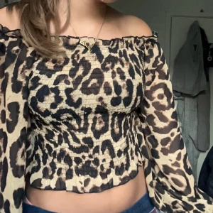 Leopard topp  - Skit snygg leopard topp helt oanvänd inga defekter🤎🤎