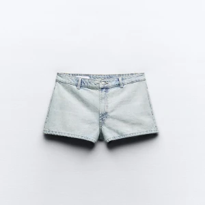 Shorts zara - Jättesnygga slutsålda shorts från Zara, endast testade! Strl 38 men passar även 36 (nypris 330 kr)