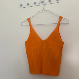 Linne - Ett kort linne från H&M i storlek S. Använd en gång.