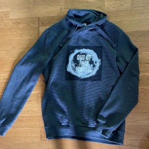 Grå tröja med krage  - Skön tröja med cool krage 