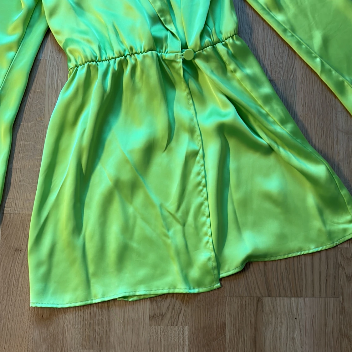 Limegrön wrap-klänning - 92