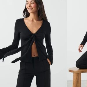 Säljer min Gina tröja  - Hejsan 👋 jag säljer den här tröjan i storlek xs men passar även S och xxs. Jag har inga bilder med den på. Original pris e 300 säljer för 150 💕