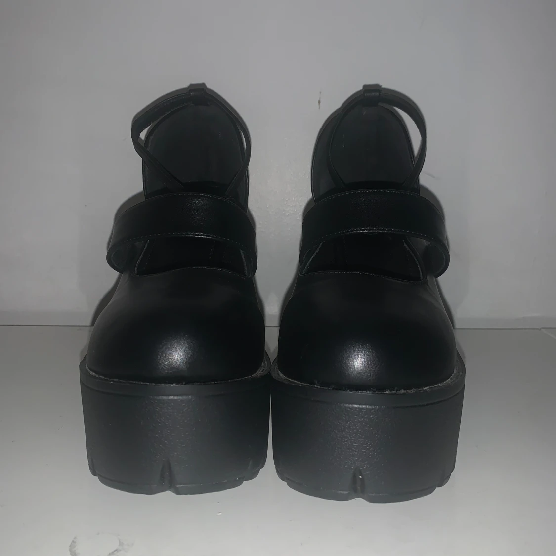 svarta klackskor 😻 - 92