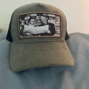 Maggiore keps  - Hej. Säljer nu min limiterade maggiore keps pga att jag inte använder den. Kepsen är i ny skick men tyvärr har dustbag och box försvunnit i flytten. Köpte den från maggiore hemsida för 800 helt ny. 