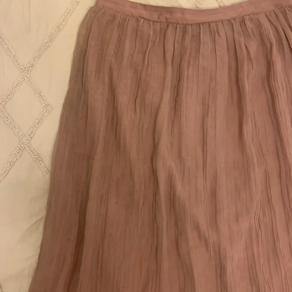 Maxi skirt from Zara. Size L. Worn once so in very good condition.đ€. Hameet.
