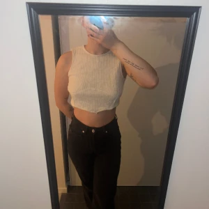 Vanlig vit topp - Använd en gång så väldigt bra skick.