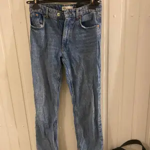 straightleg zara jeans, använda ca 1-2 gånger